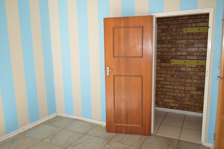 5 Bedroom Property for Sale in Flamwood North West